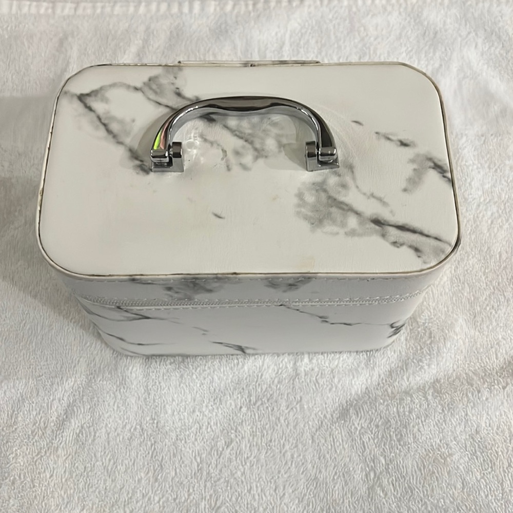 Marble Makeup travel case